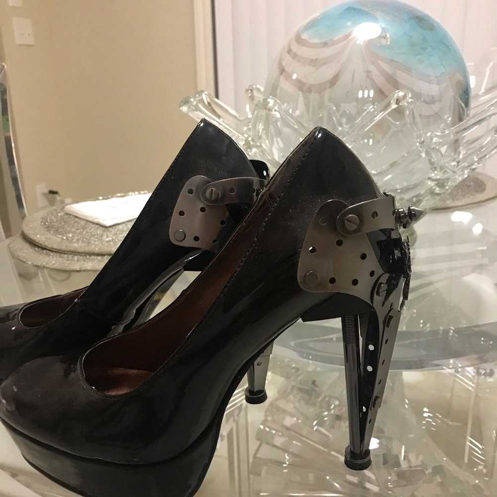 Ladies metal heel shoes